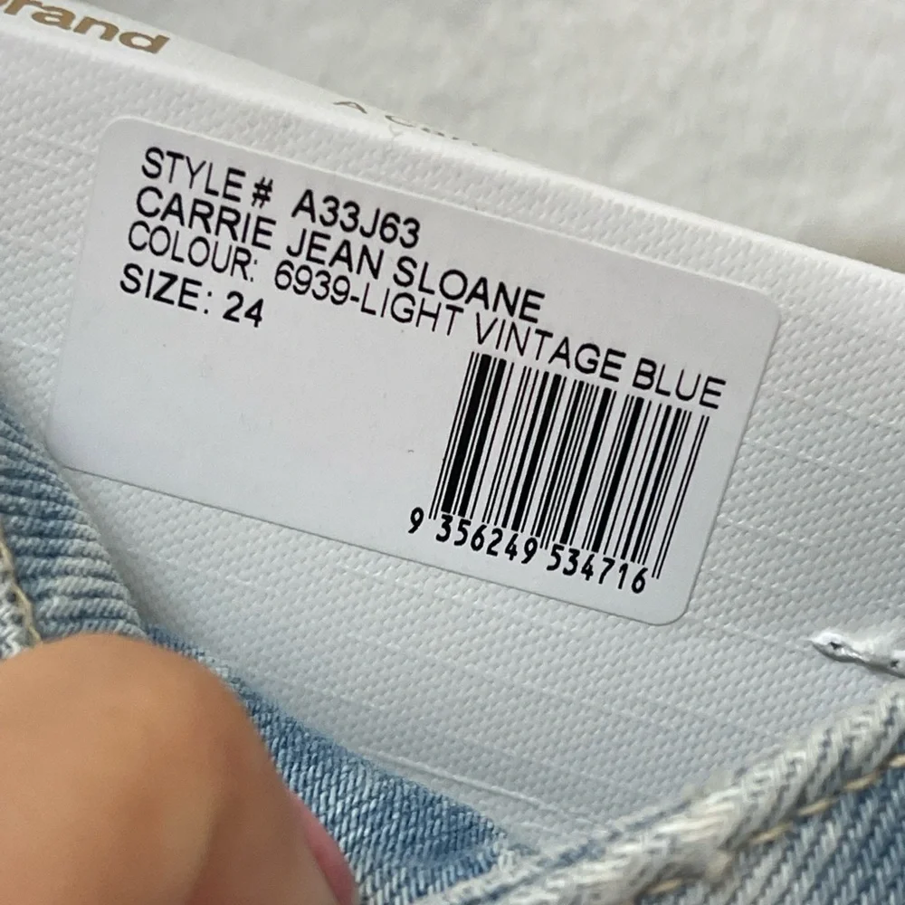 Abrand Carrie Jean Light Wash High Rise Straight Leg Size 24 - Picture 3 of 4
